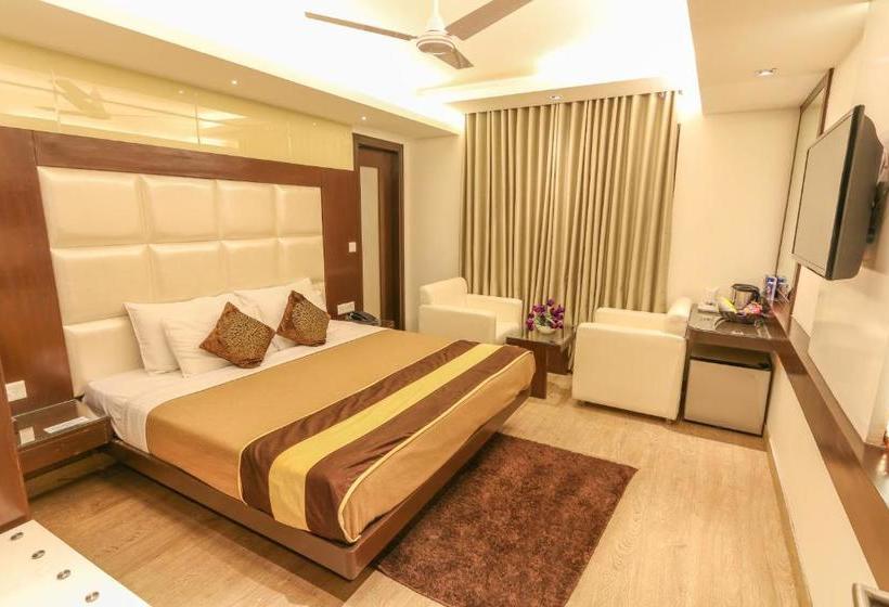 Hotel Fab Red Leaf Mall Road Mussoorie