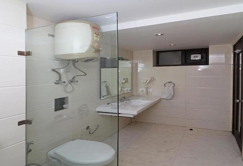 Hotel Fab Red Leaf Mall Road Mussoorie