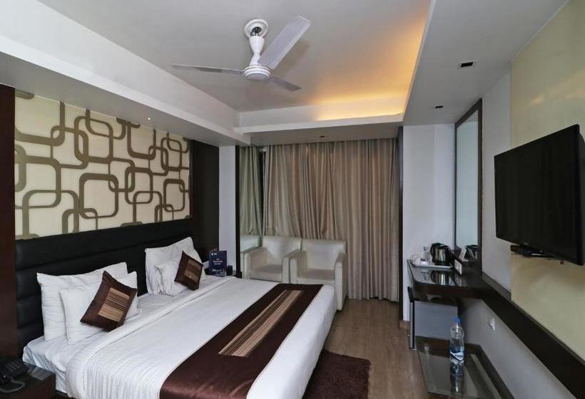 Hotel Fab Red Leaf Mall Road Mussoorie