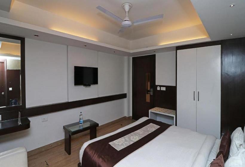 Hotel Fab Red Leaf Mall Road Mussoorie