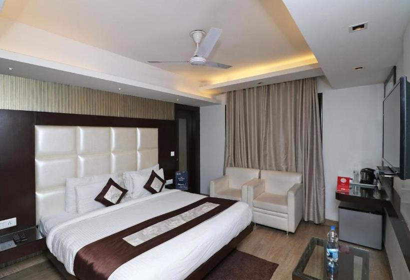 Hotel Fab Red Leaf Mall Road Mussoorie