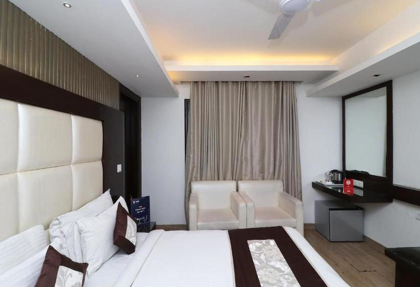 Hotel Fab Red Leaf Mall Road Mussoorie