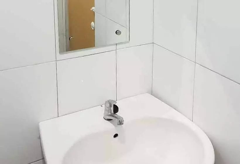 Majatalo Airangga Home Stay Syariah Berastagi Redpartner