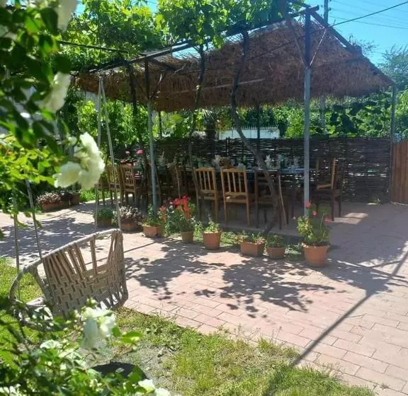 پانسیون Cottage And Gigo Papa's Wine Cellar