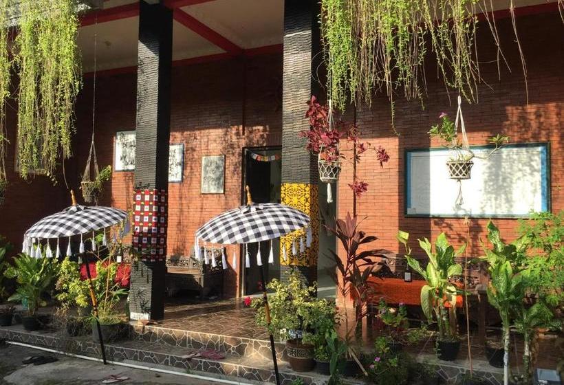 Pensió Leyeh Leyeh Hostel Karimunjawa