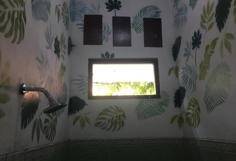 Pensió Leyeh Leyeh Hostel Karimunjawa