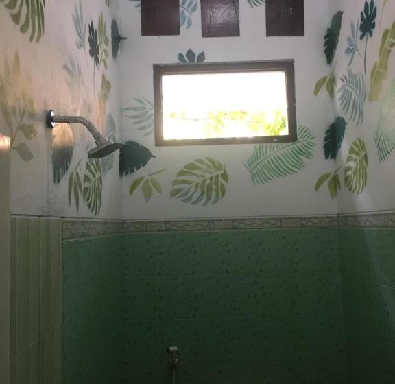 Pensió Leyeh Leyeh Hostel Karimunjawa