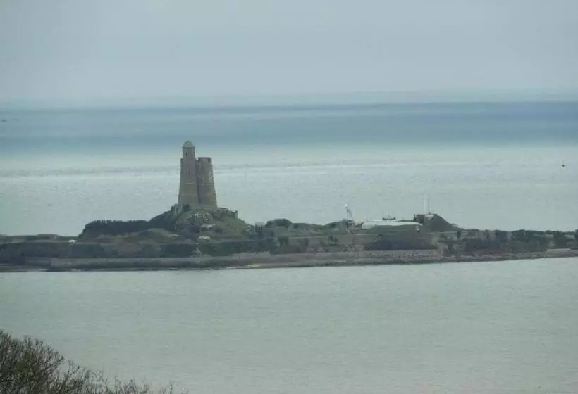 Aamiaismajoitus (B&B) Au Domaine De Sophie Chambres D Hôtes Crasville Manche