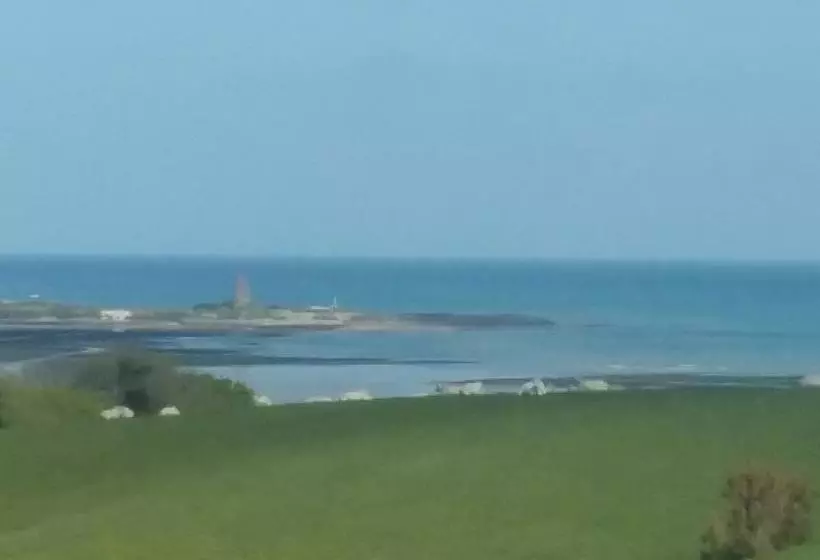 Aamiaismajoitus (B&B) Au Domaine De Sophie Chambres D Hôtes Crasville Manche