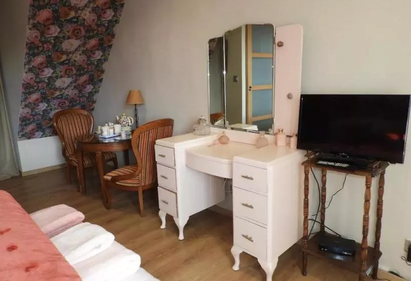 Aamiaismajoitus (B&B) Au Domaine De Sophie Chambres D Hôtes Crasville Manche