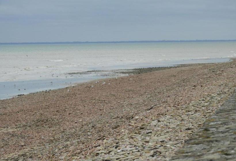 Bed and Breakfast Au Domaine De Sophie Chambres D Hôtes Crasville Manche