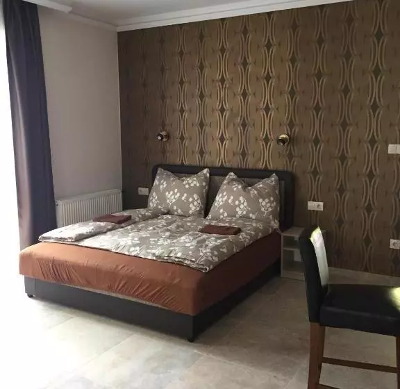 ベッドアンドブレックファースト Balaton Kinizsi Apartman
