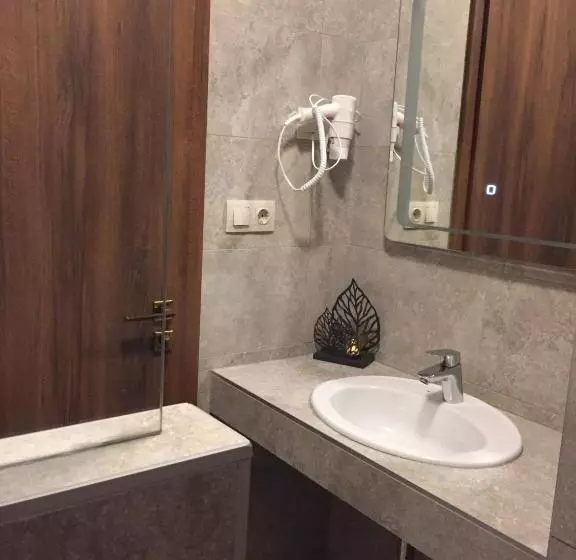 ベッドアンドブレックファースト Balaton Kinizsi Apartman