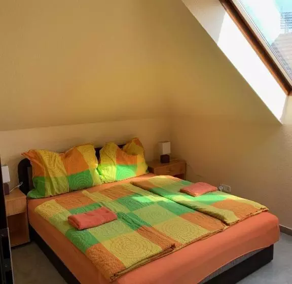 ベッドアンドブレックファースト Balaton Kinizsi Apartman