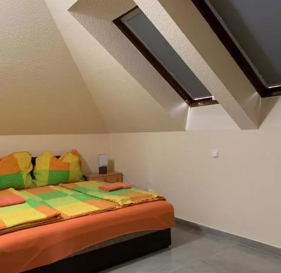 ベッドアンドブレックファースト Balaton Kinizsi Apartman