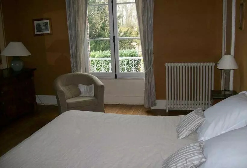 Aamiaismajoitus (B&B) Ferme Du Château