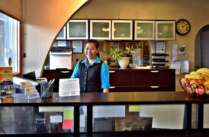 Centre Suites Inns Motel