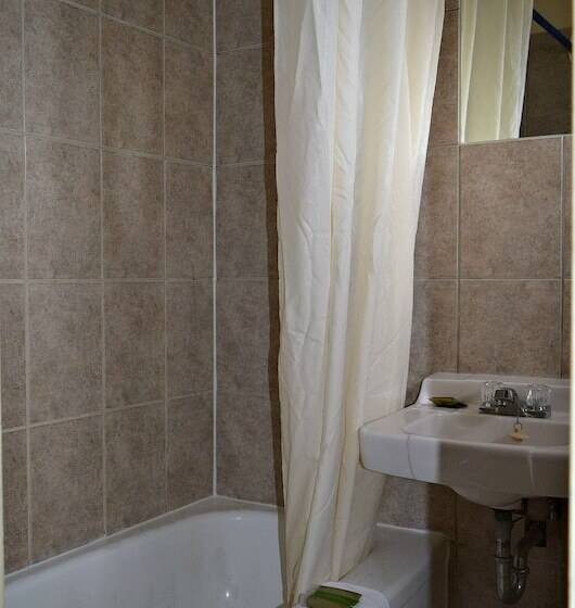 Centre Suites Inns Motel