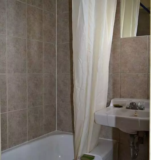 Centre Suites Inns Motel