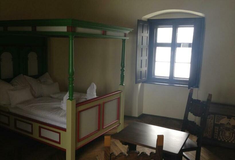 Pensão Egervári Várkastély