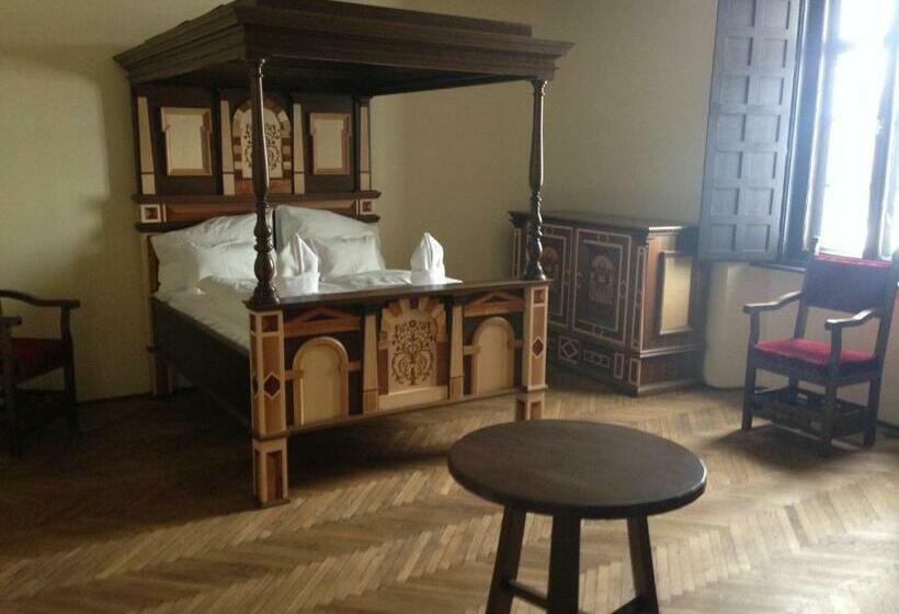 Pensão Egervári Várkastély