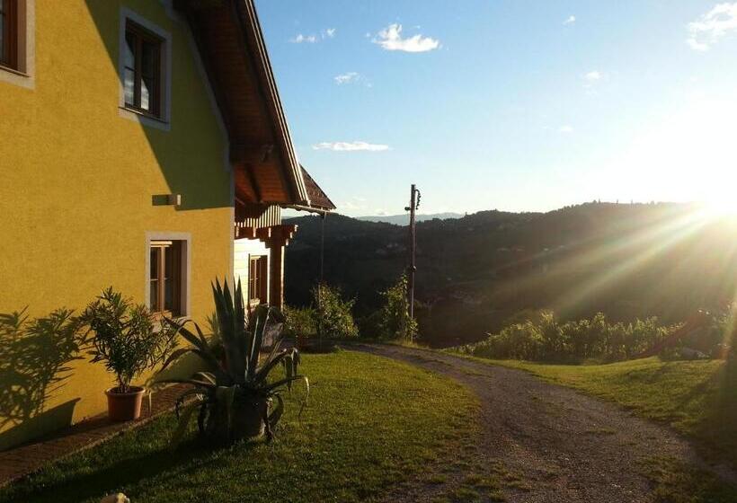 بنسيون Weingut Reiterer