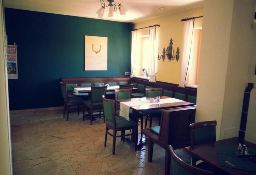 بنسيون Weingut Reiterer