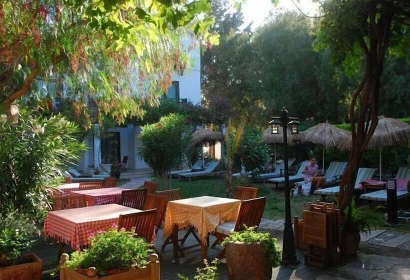 Castelino Akyarlar Butik Otel