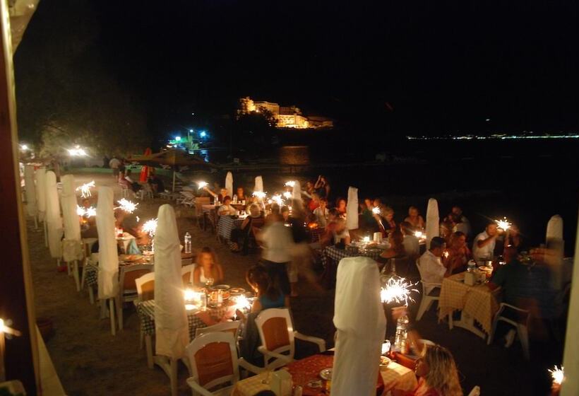 Castelino Akyarlar Butik Otel