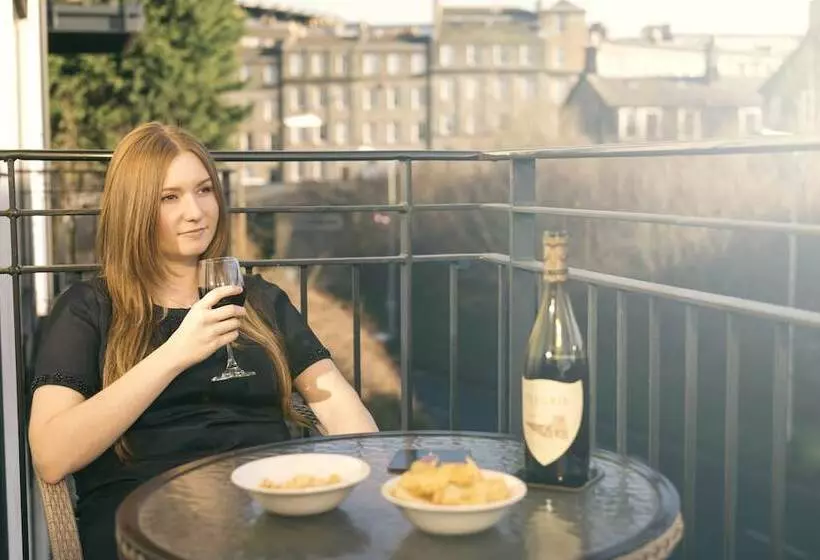 Fountain Court Apartments Harris