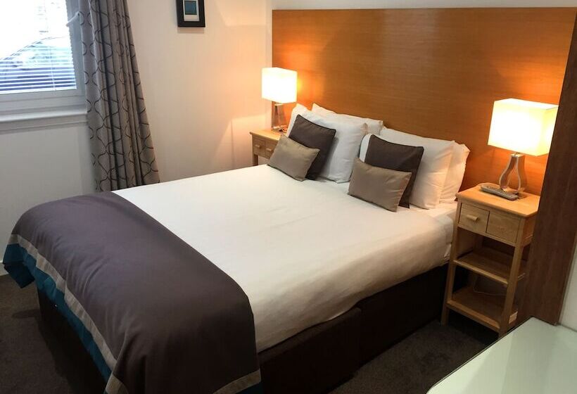 Fountain Court Apartments   Harris