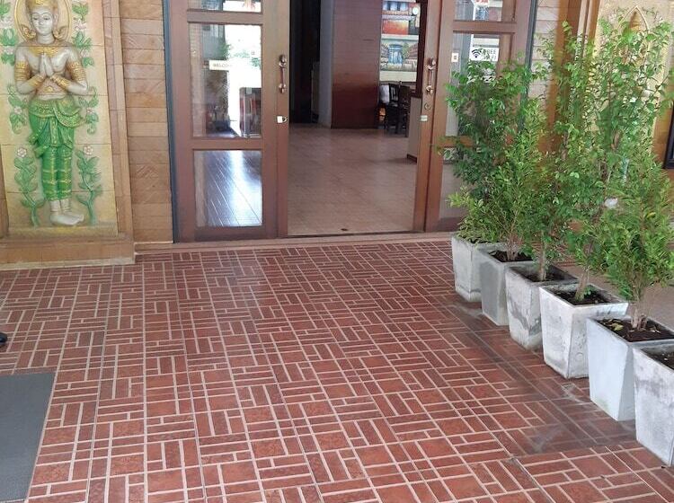 בית מלון כפרי Aonang Terrace