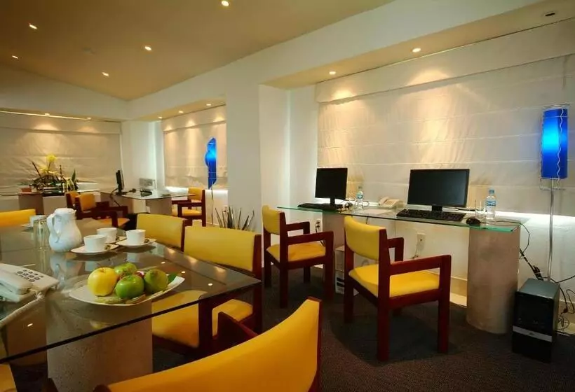 هتل Baruk Teleférico Centro Histórico