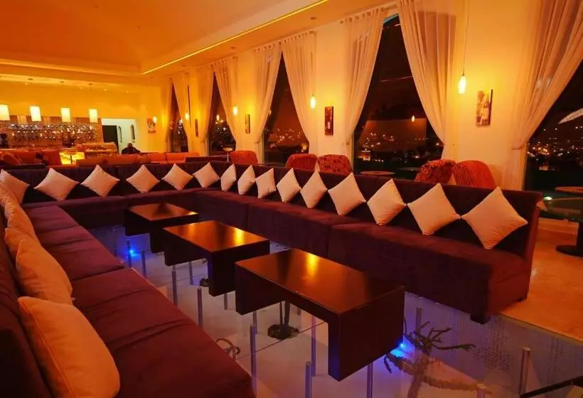 هتل Baruk Teleférico Centro Histórico