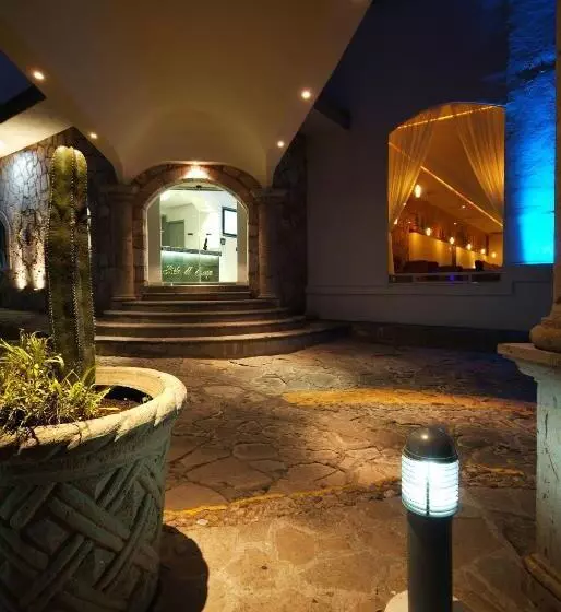 هتل Baruk Teleférico Centro Histórico