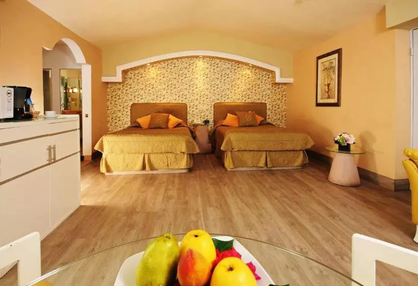 هتل Baruk Teleférico Centro Histórico