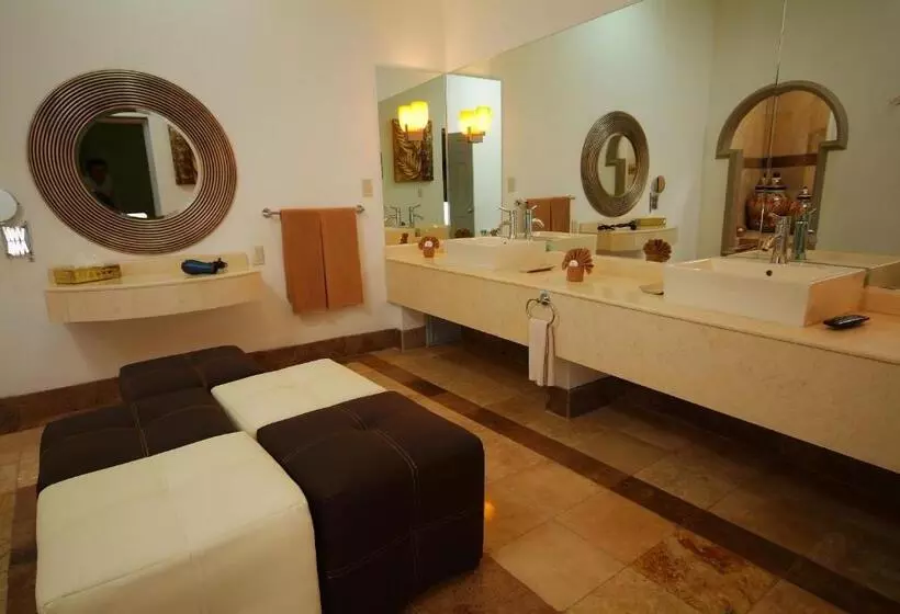 هتل Baruk Teleférico Centro Histórico