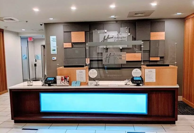 هتل Holiday Inn Express South Burlington, An Ihg