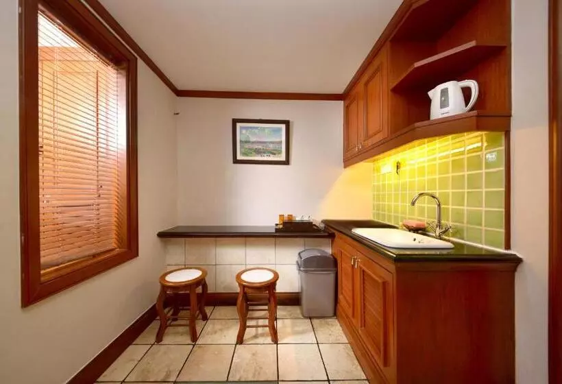 Отель Lexis Port Dickson