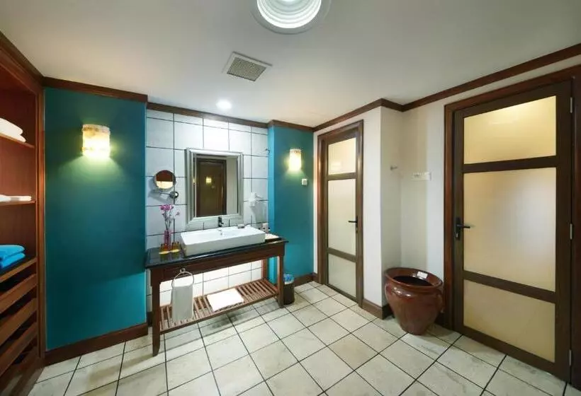 Отель Lexis Port Dickson