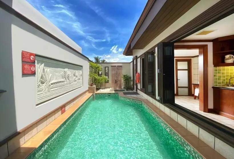 Отель Lexis Port Dickson