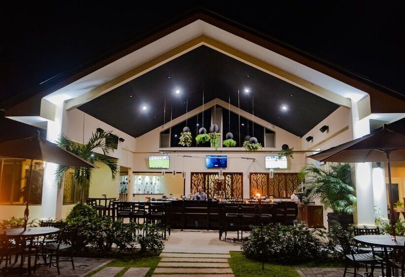 Отель Lomas Del Volcan