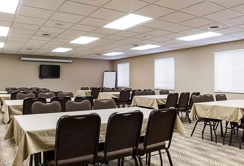 هتل Mainstay Suites Fargo I 94 Medical Center