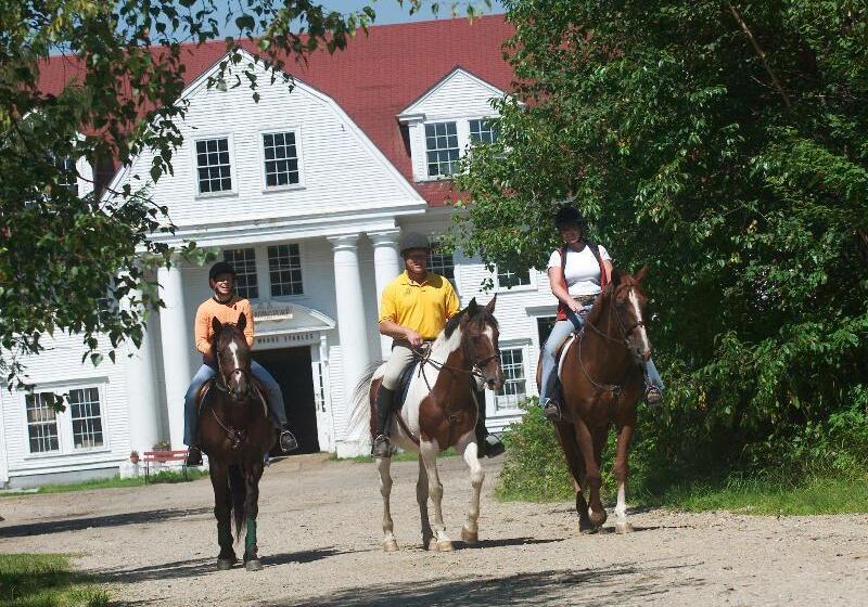 فندق Omni Bretton Arms Inn At Mount Washington Resort