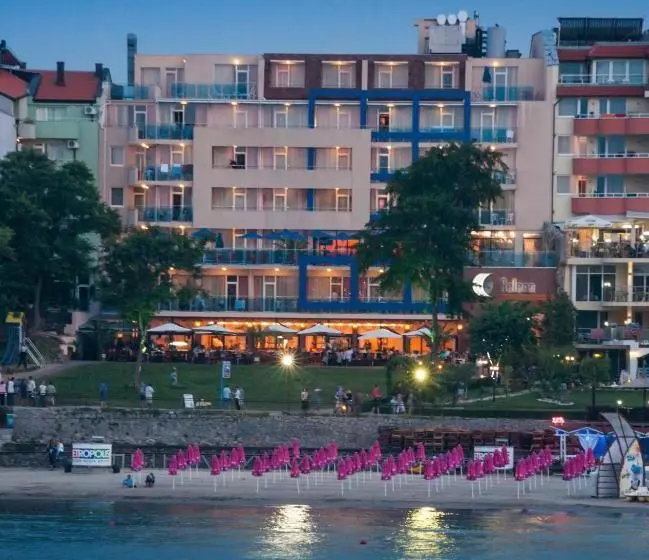 בית מלון כפרי Selena