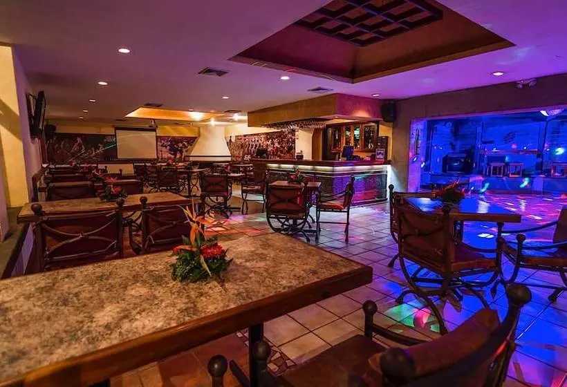 Hotel Soleil La Antigua