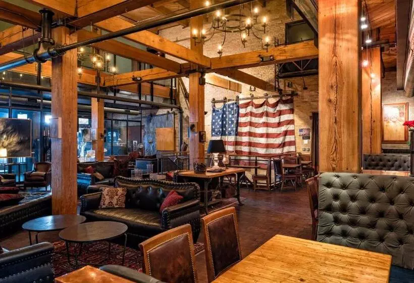 هتل The Iron Horse