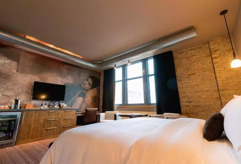 هتل The Iron Horse