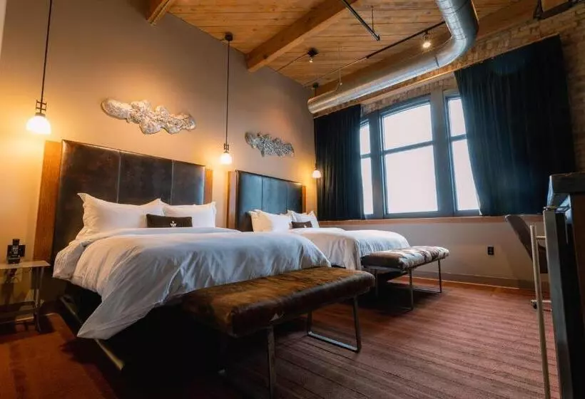 هتل The Iron Horse