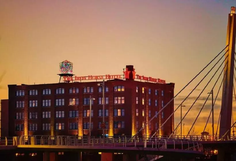 هتل The Iron Horse